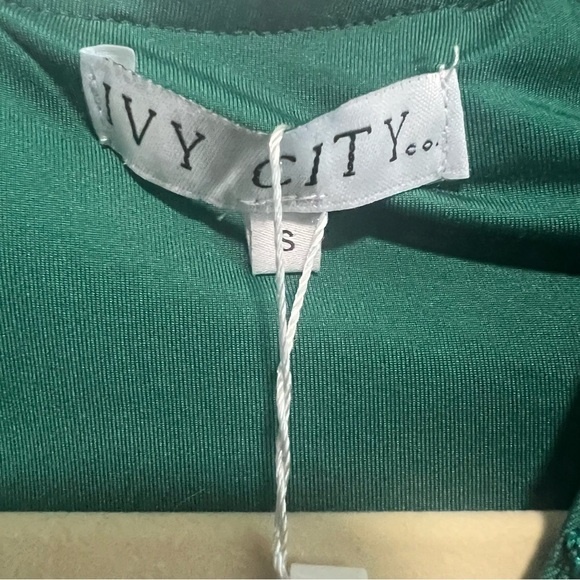 Ivy City Co Jagger Dress in Green Sequin in size Small, New with Tags - Picture 8 of 8